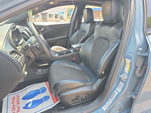 Used 2015 Chrysler 200 S w/ Navigation & Sound Group I FWD image 7