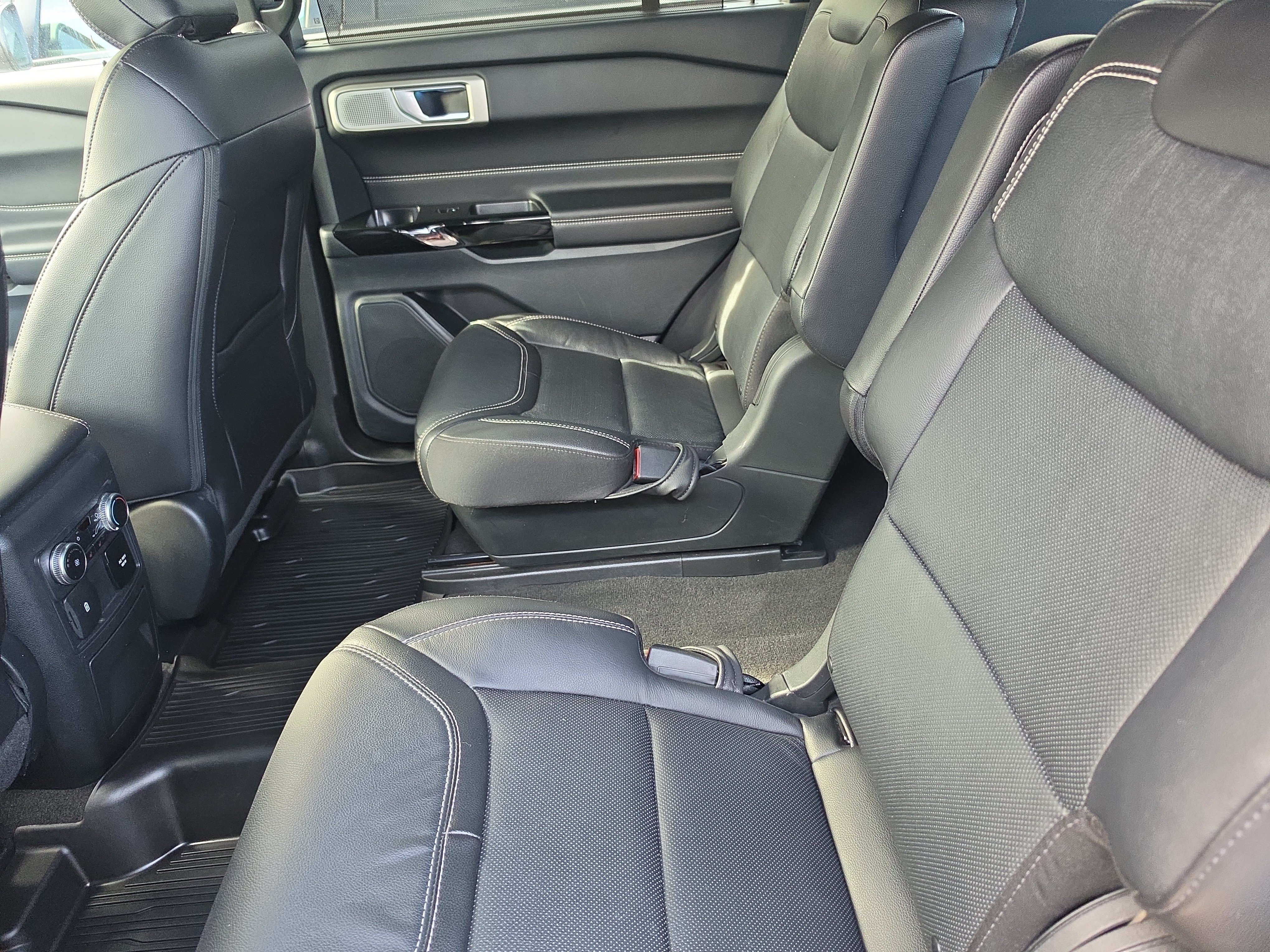 Used 2023 Ford Explorer ST w/ Equipment Group 401A AWD/4WD image 10