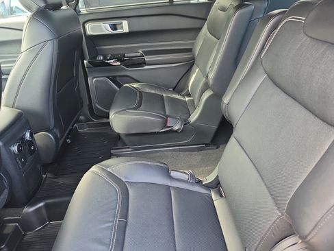 Used 2023 Ford Explorer ST w/ Equipment Group 401A AWD/4WD image 10