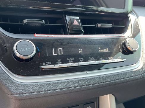 Used 2025 Toyota Corolla Cross LE FWD image 25