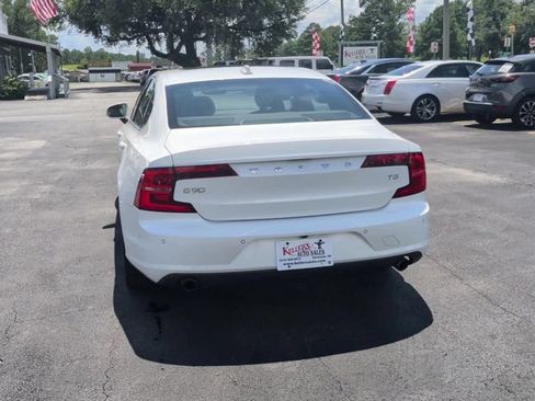 Used 2018 Volvo S90 T5 Momentum w/ Convenience Package FWD image 7