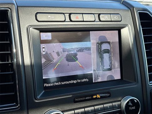 Used 2021 Ford Expedition Limited image 14