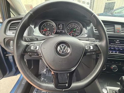 Used 2021 Volkswagen Golf 4-Door FWD image 25