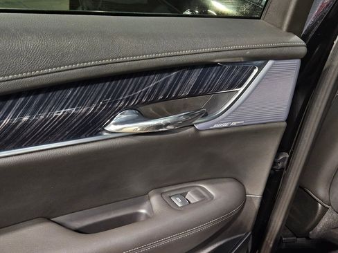 Used 2024 Cadillac XT6 Premium Luxury image 36