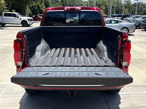 Used 2024 Chevrolet Colorado ZR2 w/ ZR2 Convenience Package III AWD/4WD image 30