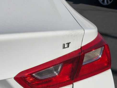 Used 2018 Chevrolet Malibu LT image 19