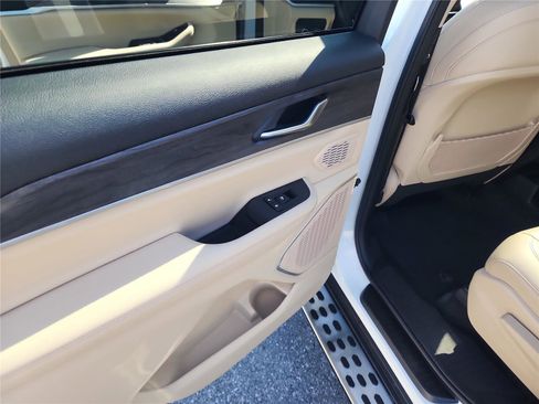 Used 2021 Jeep Grand Cherokee L Limited image 21