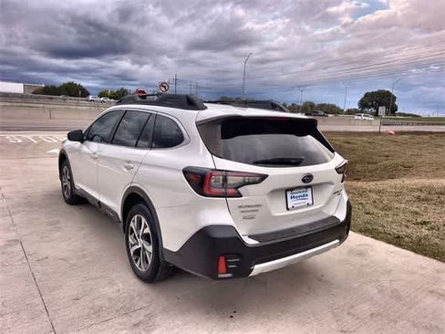 Used 2022 Subaru Outback Limited XT image 5