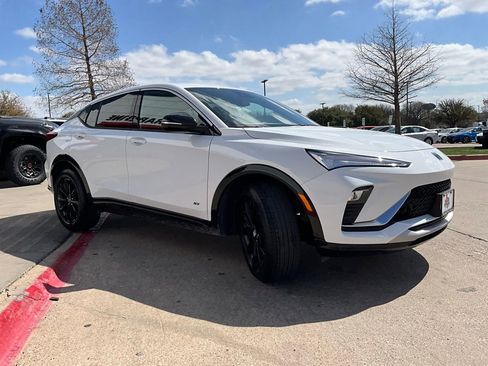 Used 2025 Buick Envista Sport Touring image 4