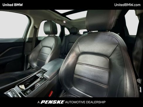 Used 2018 Jaguar F-PACE Prestige image 5