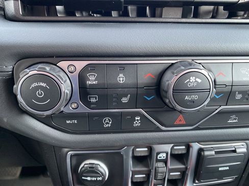 New 2026 Jeep Wrangler Unlimited Rubicon image 25