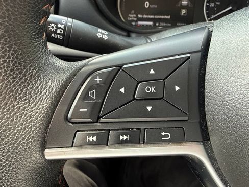 Used 2024 Nissan Versa SR FWD image 21