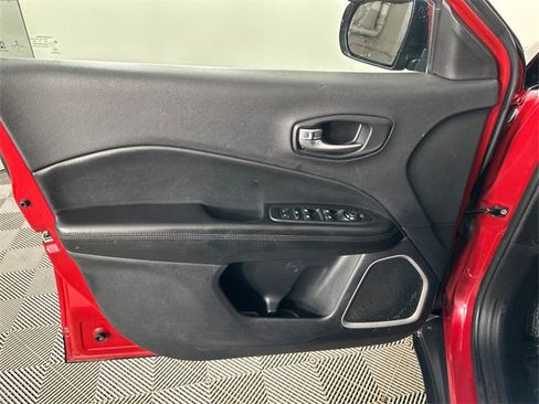 Certified 2021 Jeep Compass Latitude image 16