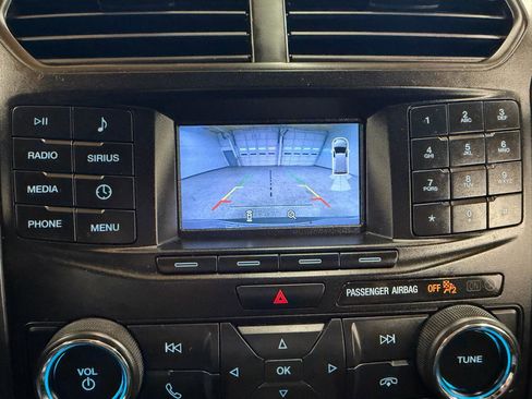 Used 2018 Ford Explorer XLT image 18