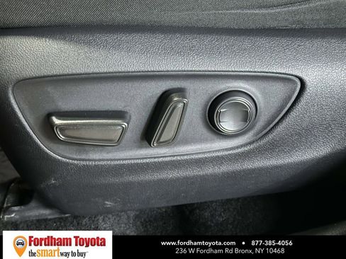 Used 2025 Toyota RAV4 XLE image 21