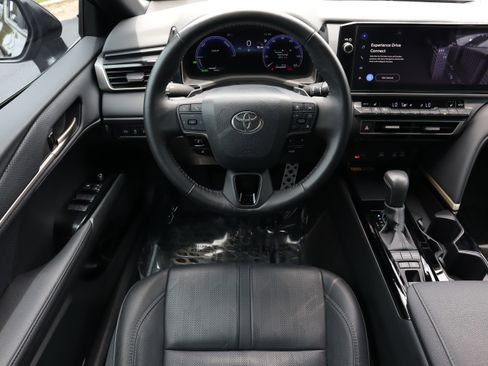 Used 2025 Toyota Camry XSE FWD image 30