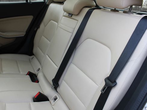 Used 2019 Mercedes-Benz GLA 250 4MATIC image 13