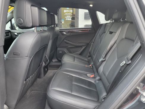 Used 2019 Porsche Macan S AWD/4WD image 17