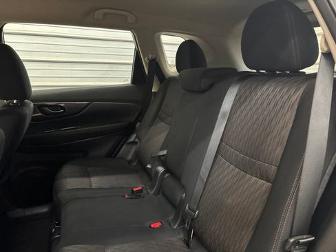 Used 2019 Nissan Rogue S AWD/4WD image 25