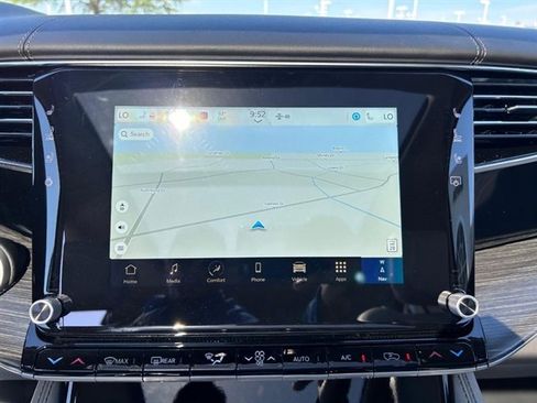 New 2024 Jeep Wagoneer L Series III w/ Premium Group I image 18