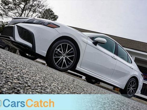 Used 2023 Toyota Camry SE image 4