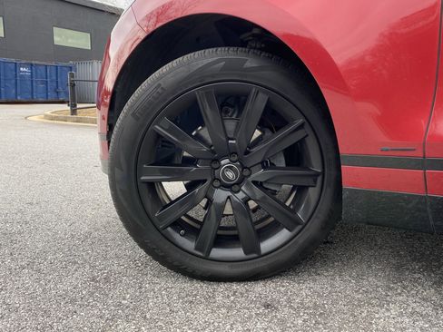 Used 2019 Land Rover Range Rover Velar R-Dynamic SE image 16