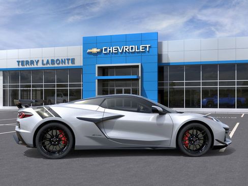New 2026 Chevrolet Corvette Z06 w/ Z07 Performance Package RWD image 7