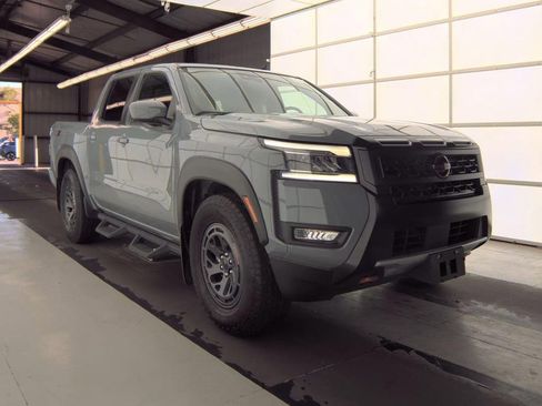 Used 2025 Nissan Frontier Pro-X RWD image 3