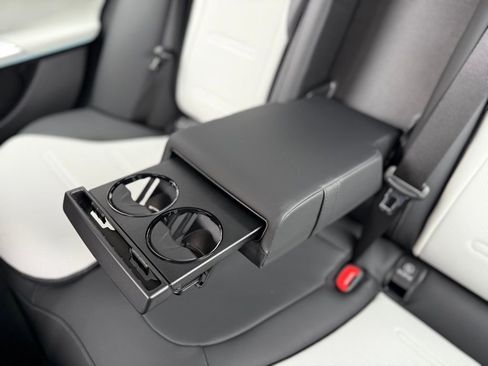 New 2026 Mercedes-Benz E 53 AMG e 4MATIC Sedan image 25