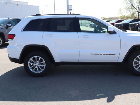 Used 2022 Jeep Grand Cherokee Laredo E AWD/4WD image 8