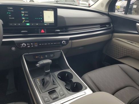 New 2026 Kia Carnival LXS image 12