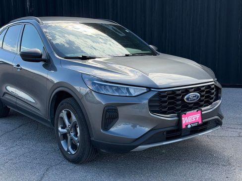 Used 2025 Ford Escape ST-Line AWD/4WD image 3