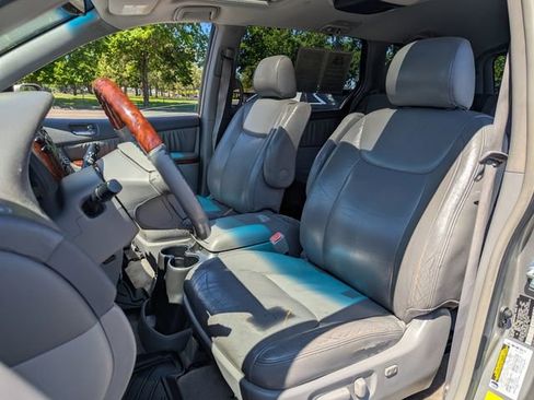 Used 2005 Toyota Sienna FWD image 26
