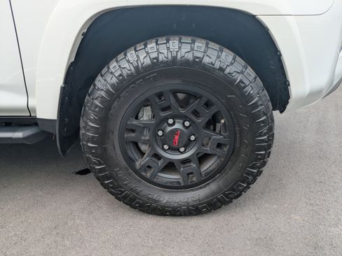 Used 2024 Toyota 4Runner TRD Off-Road Premium w/ Moonroof Package AWD/4WD image 15
