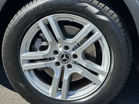 Certified 2023 Mercedes-Benz GLB 250 image 31