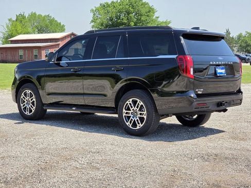 New 2026 Ford Expedition Active RWD image 4