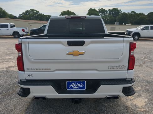 Used 2021 Chevrolet Silverado 1500 High Country w/ Safety Package II AWD/4WD image 4