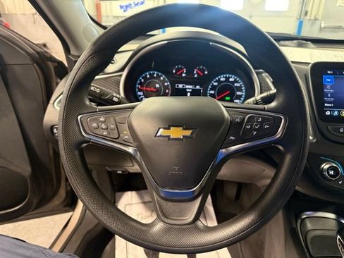 Used 2025 Chevrolet Malibu LT FWD image 14