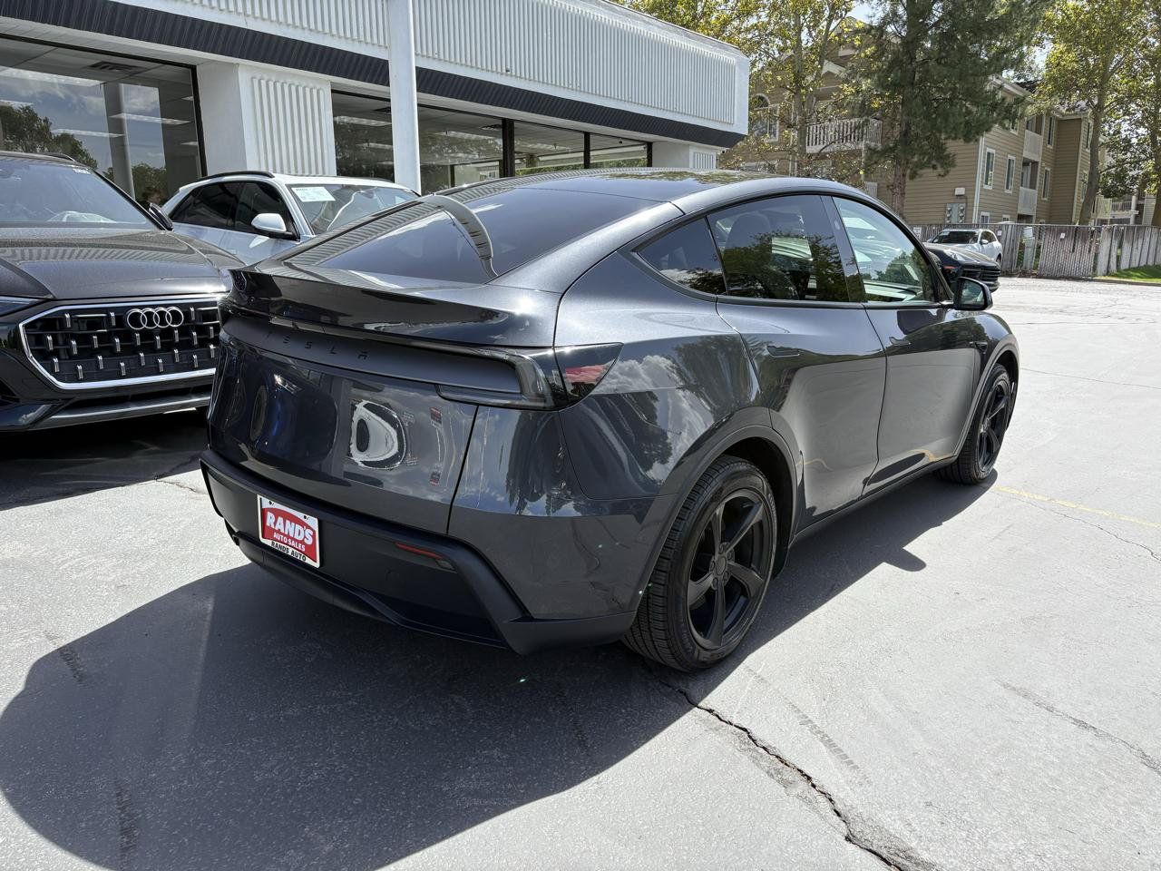 Used 2026 Tesla Model Y Long Range RWD image 11