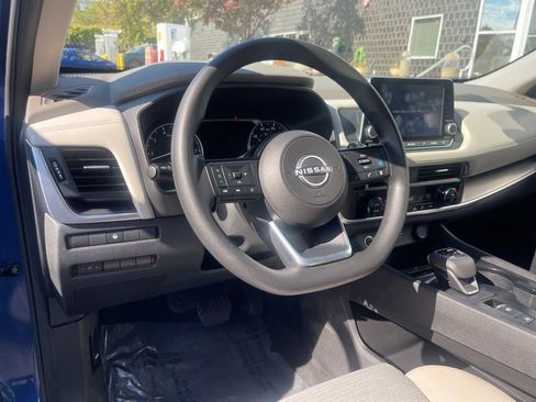 Certified 2023 Nissan Rogue SV image 10