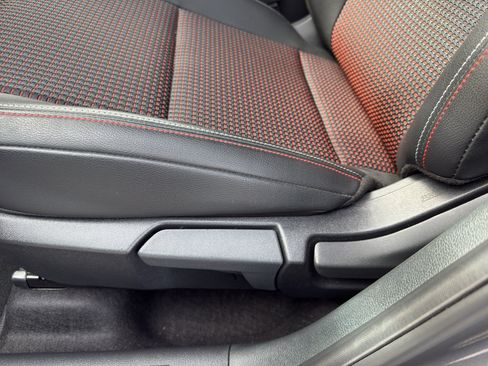 Certified 2025 Nissan Kicks SR AWD/4WD image 15
