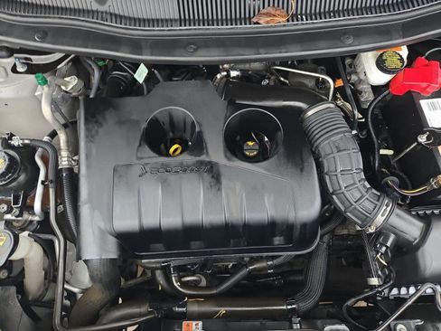 Used 2018 Ford Explorer XLT w/ Equipment Group 202A image 13