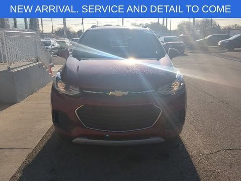 Used 2018 Chevrolet Trax LT w/ LT Convenience Package FWD image 9