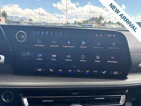 Used 2025 Chevrolet Traverse LT w/ Midnight/Sport Edition AWD/4WD image 25