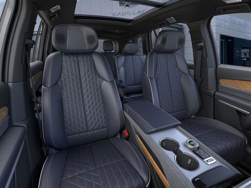 New 2026 Cadillac Vistiq Premium Luxury image 17