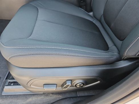 New 2025 Jeep Grand Cherokee L Laredo image 21