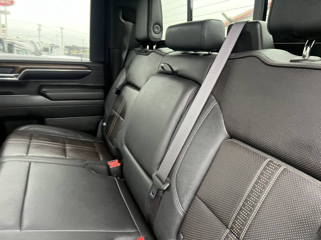 Used 2024 Chevrolet Silverado 3500 High Country w/ High Country Premium Package AWD/4WD image 27