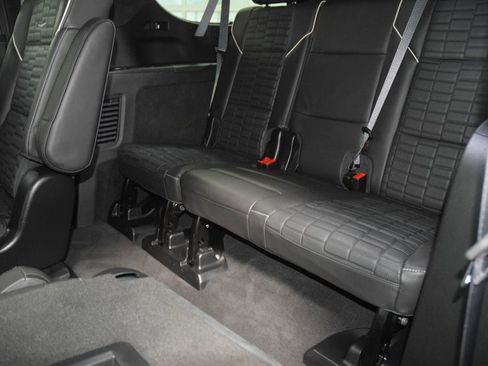 Used 2024 Cadillac Escalade ESV Premium Luxury Platinum AWD/4WD image 38