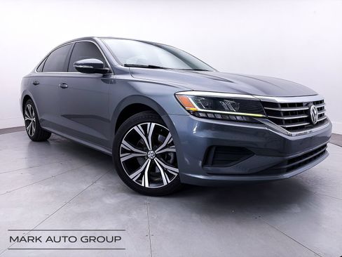 Used 2022 Volkswagen Passat 2.0T SE FWD image 1