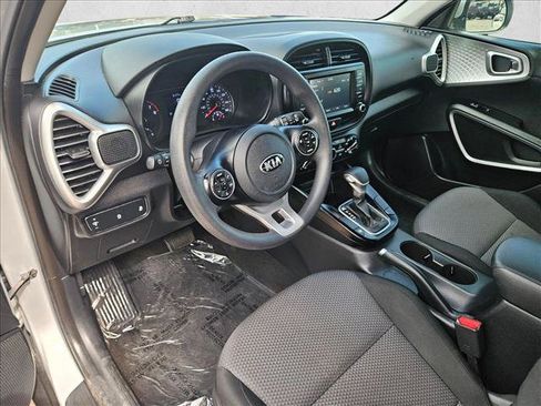 Used 2020 Kia Soul LX FWD image 10